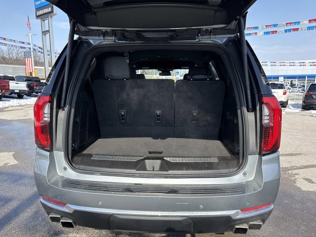 Used 2025 GMC Yukon Denali AWD/4WD image 5