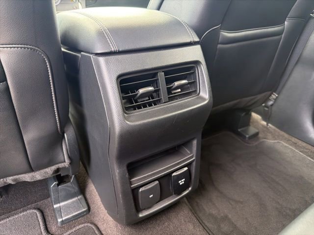 Used 2020 Ford Edge Titanium w/ Cargo Accessory Package FWD image 29