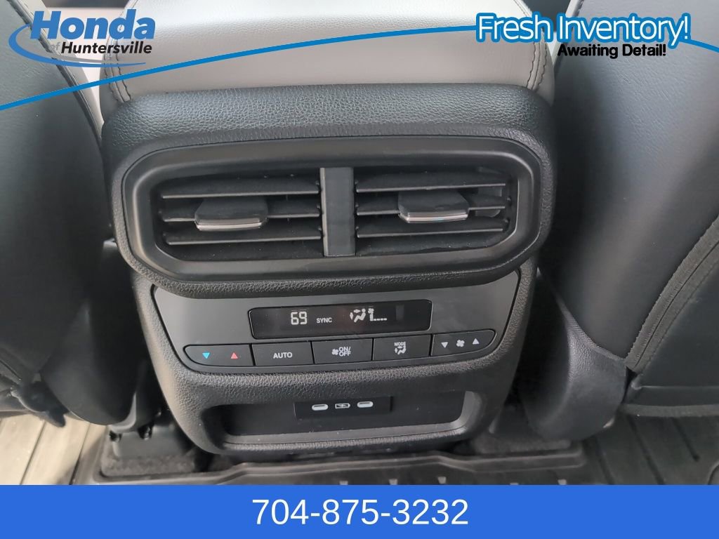 Used 2024 Honda Pilot Touring image 19