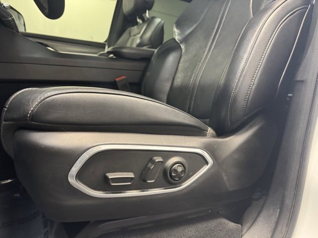 Used 2023 Jeep Wagoneer Series III w/ Premium Group I image 11