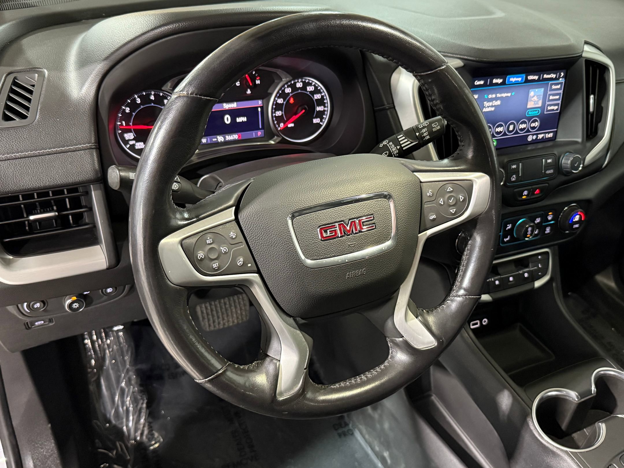 Used 2022 GMC Terrain SLT image 4