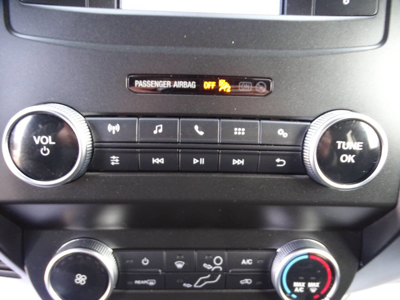 Used 2020 Ford Expedition XL AWD/4WD image 23