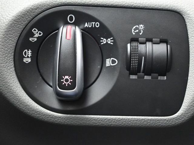 Used 2018 Audi Q3 2.0T Premium FWD image 32