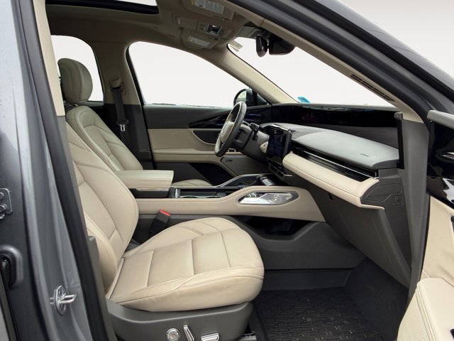Used 2025 Lincoln Nautilus Premier w/ Equipment Group 102A image 16