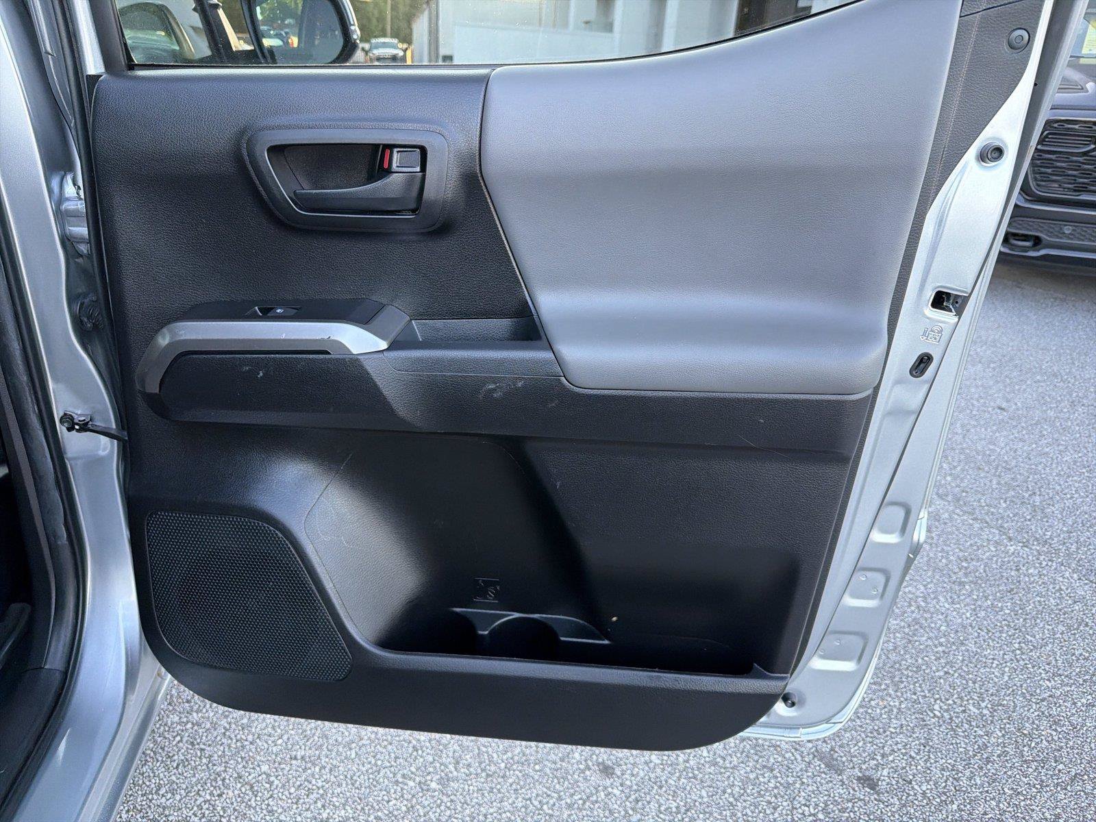 Used 2022 Toyota Tacoma SR5 w/ Technology Package RWD image 15
