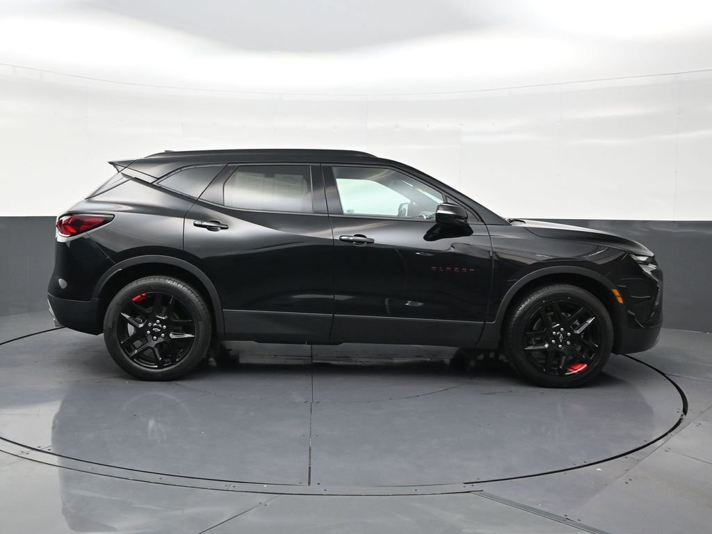 Used 2022 Chevrolet Blazer LT w/ Redline Edition image 6