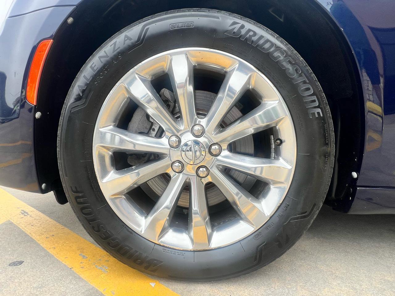 Used 2016 Chrysler 300 C AWD/4WD image 39