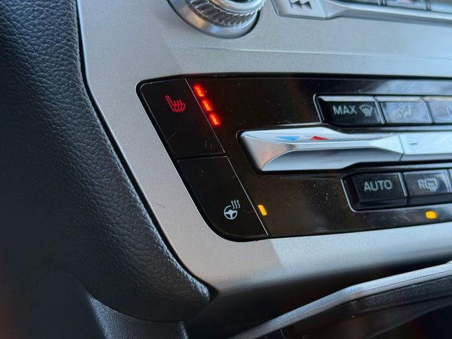 Used 2022 Ford Explorer XLT w/ Equipment Group 202A image 10