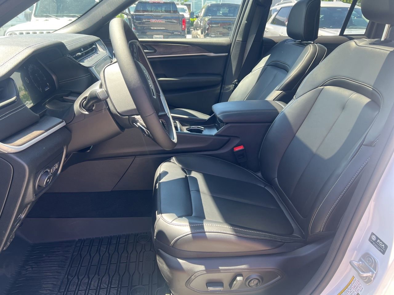 New 2026 Jeep Grand Cherokee Limited w/ Limited Altitude Package AWD/4WD image 13