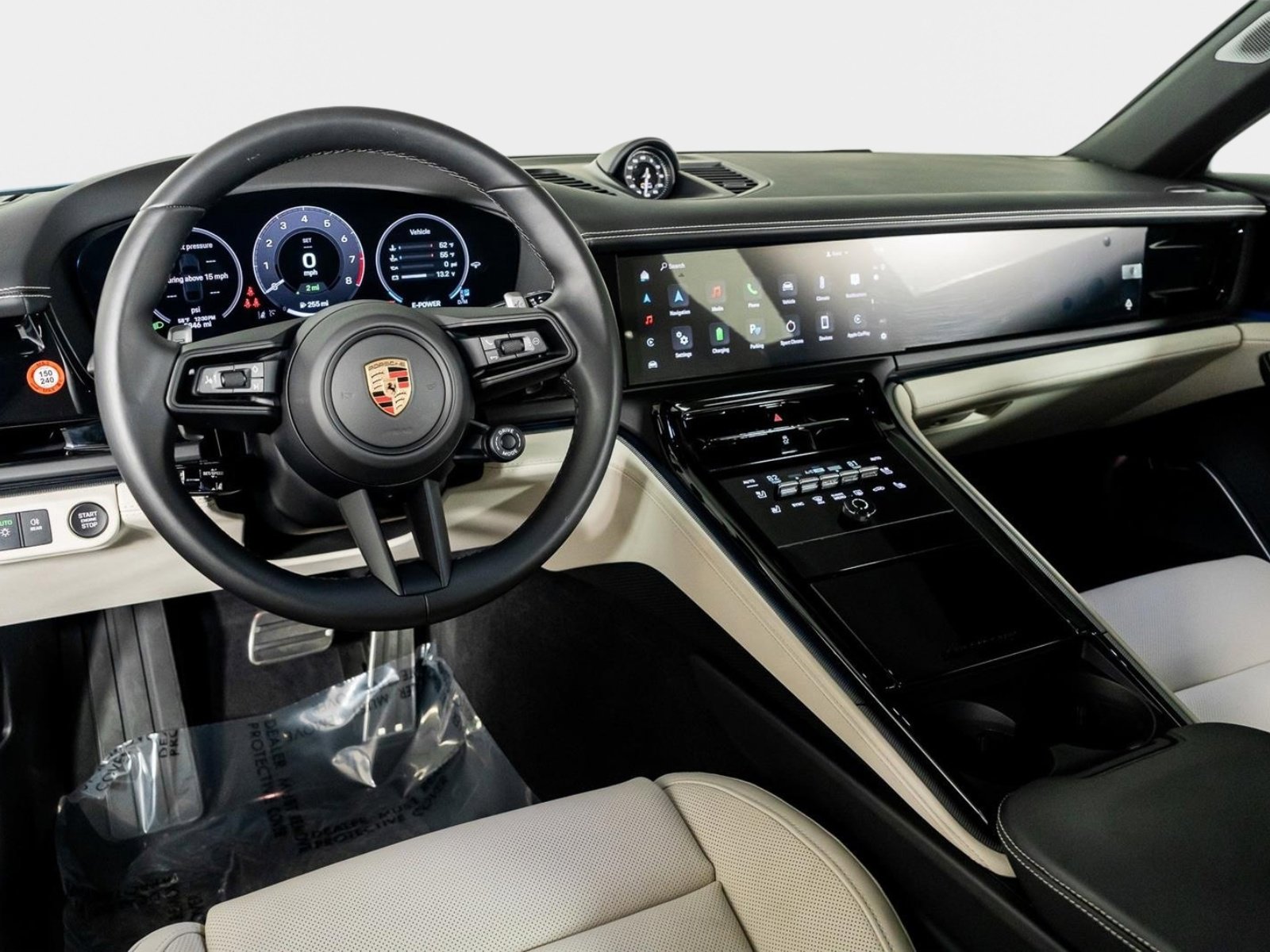 Used 2025 Porsche Panamera 4 w/ Premium Package image 2