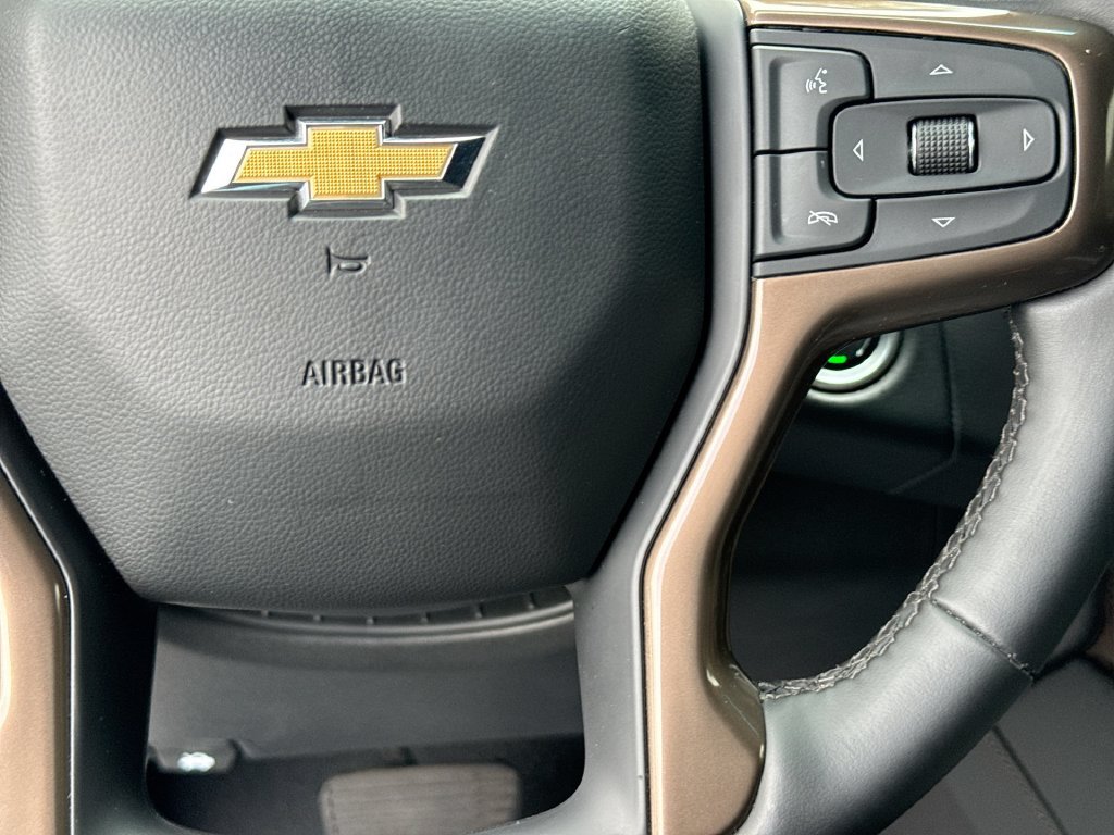Used 2024 Chevrolet Suburban High Country AWD/4WD image 18