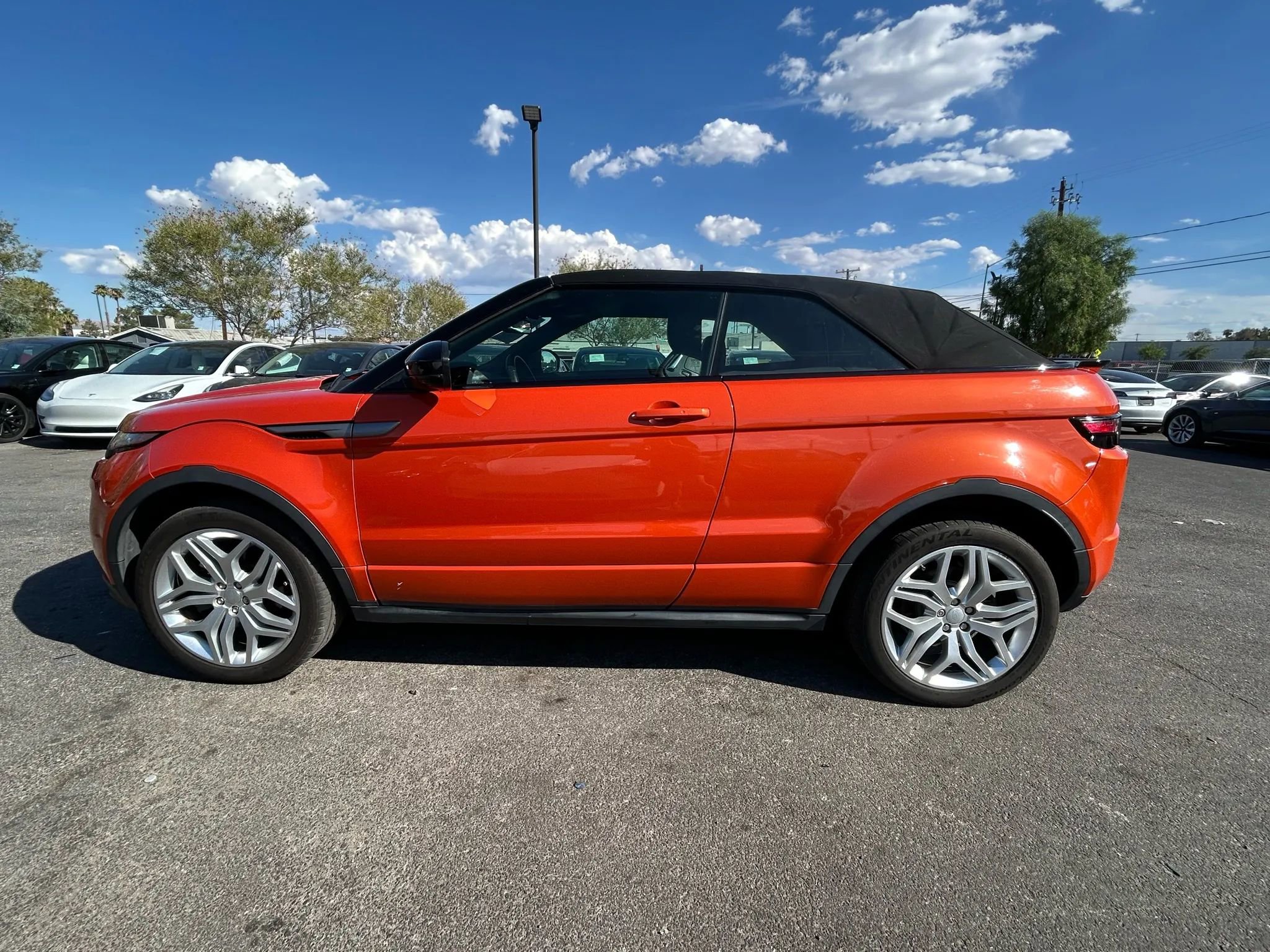 Used 2019 Land Rover Range Rover Evoque SE Dynamic image 6