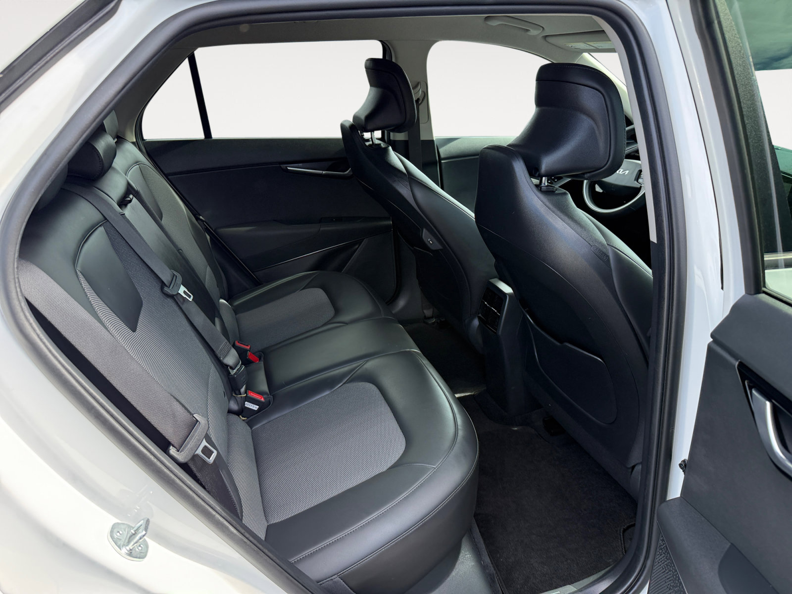Used 2024 Kia Niro Wind FWD image 18
