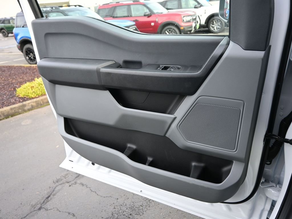 New 2025 Ford F550 4x4 Regular Cab Super Duty image 13