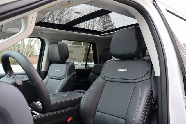 New 2026 Ford Expedition Platinum w/ Driver's Package image 4