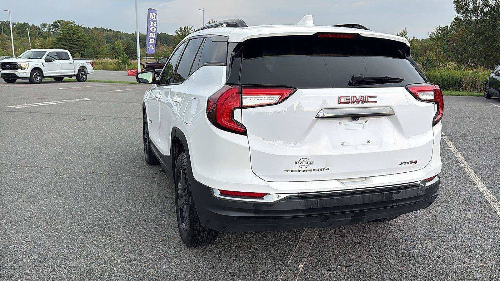 Used 2022 GMC Terrain AT4 AWD/4WD image 8
