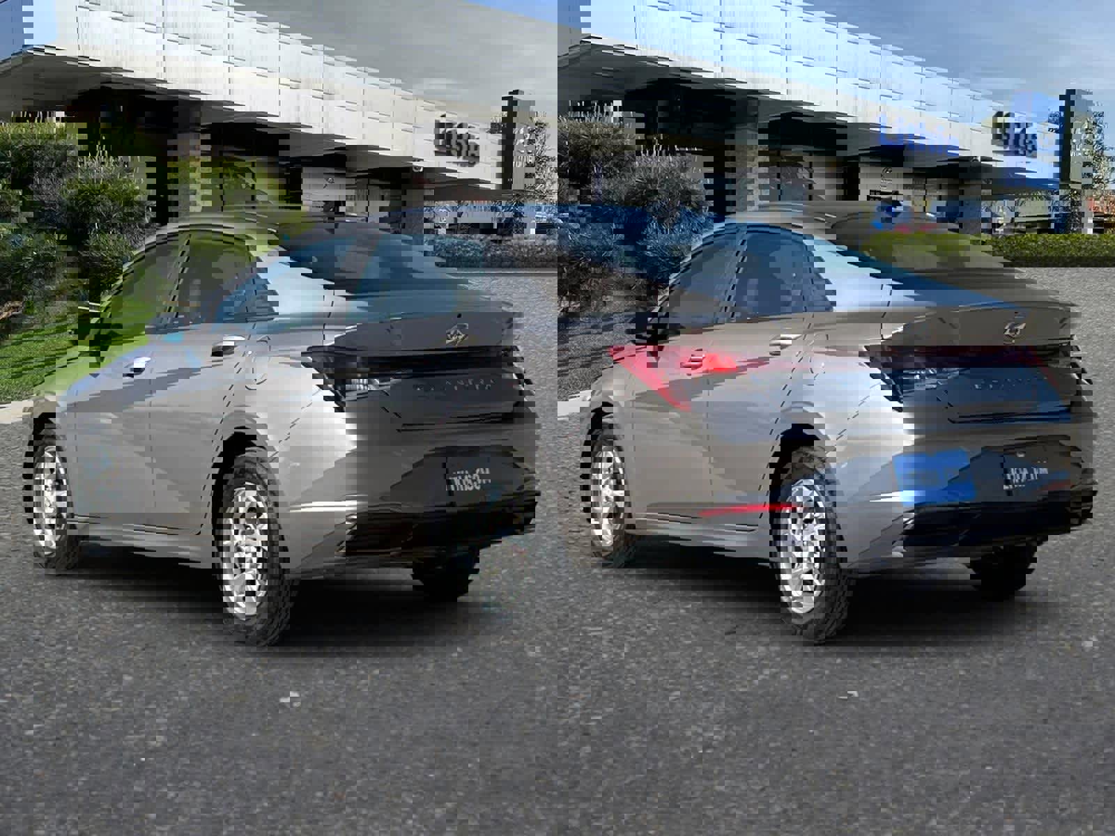 Certified 2023 Hyundai Elantra SE image 7