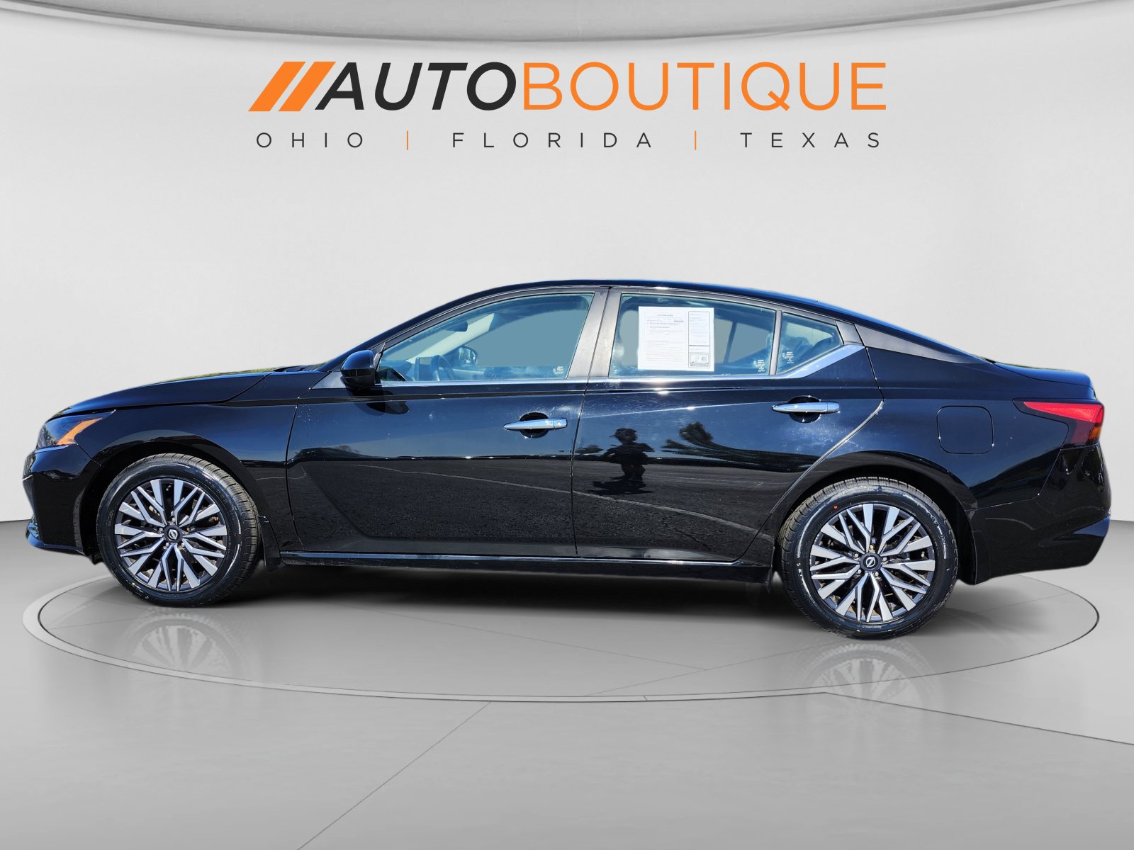 Used 2023 Nissan Altima 2.5 SV w/ SV Premium Package FWD image 7