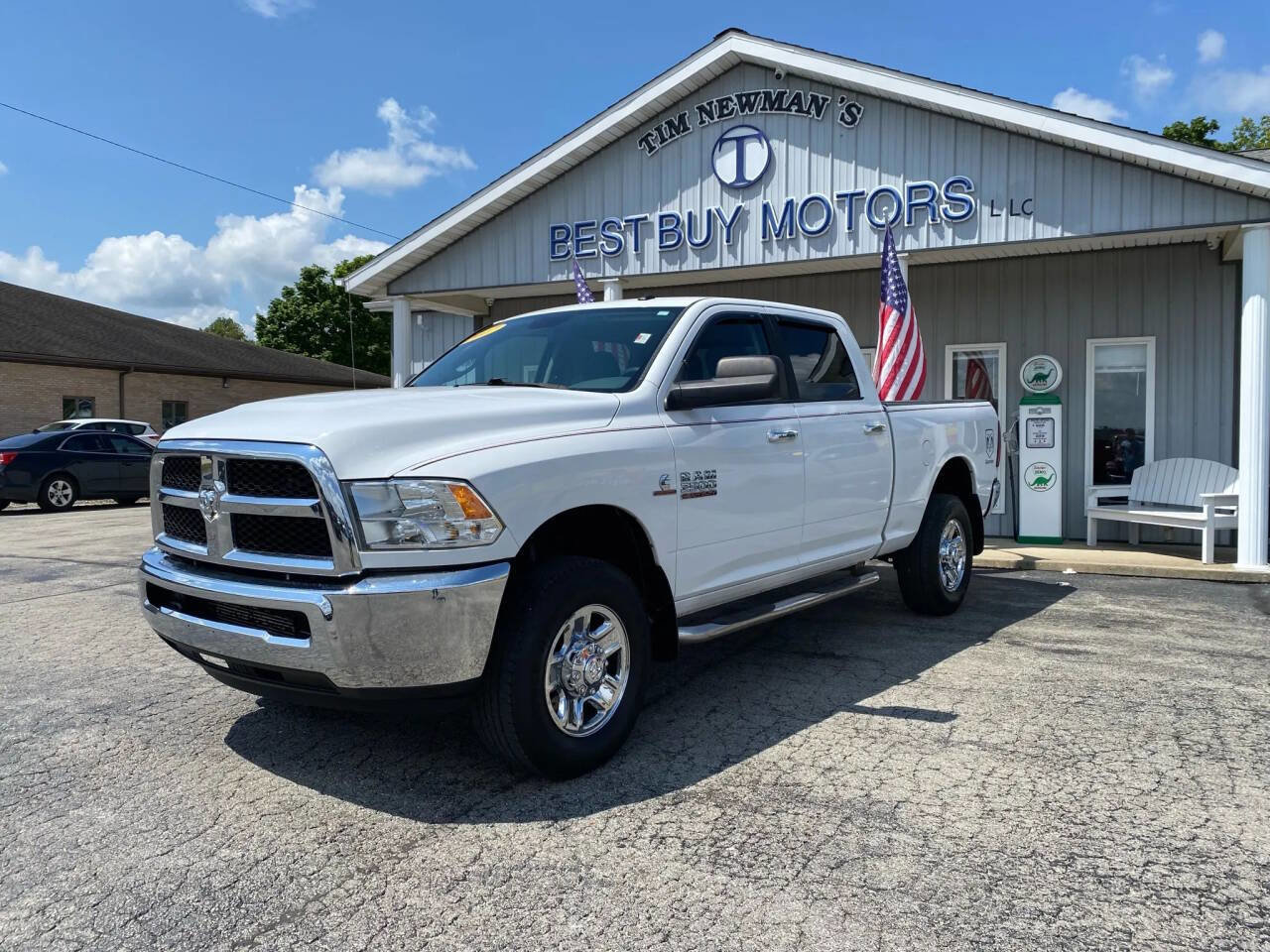 Used 2017 RAM 2500 SLT image 2