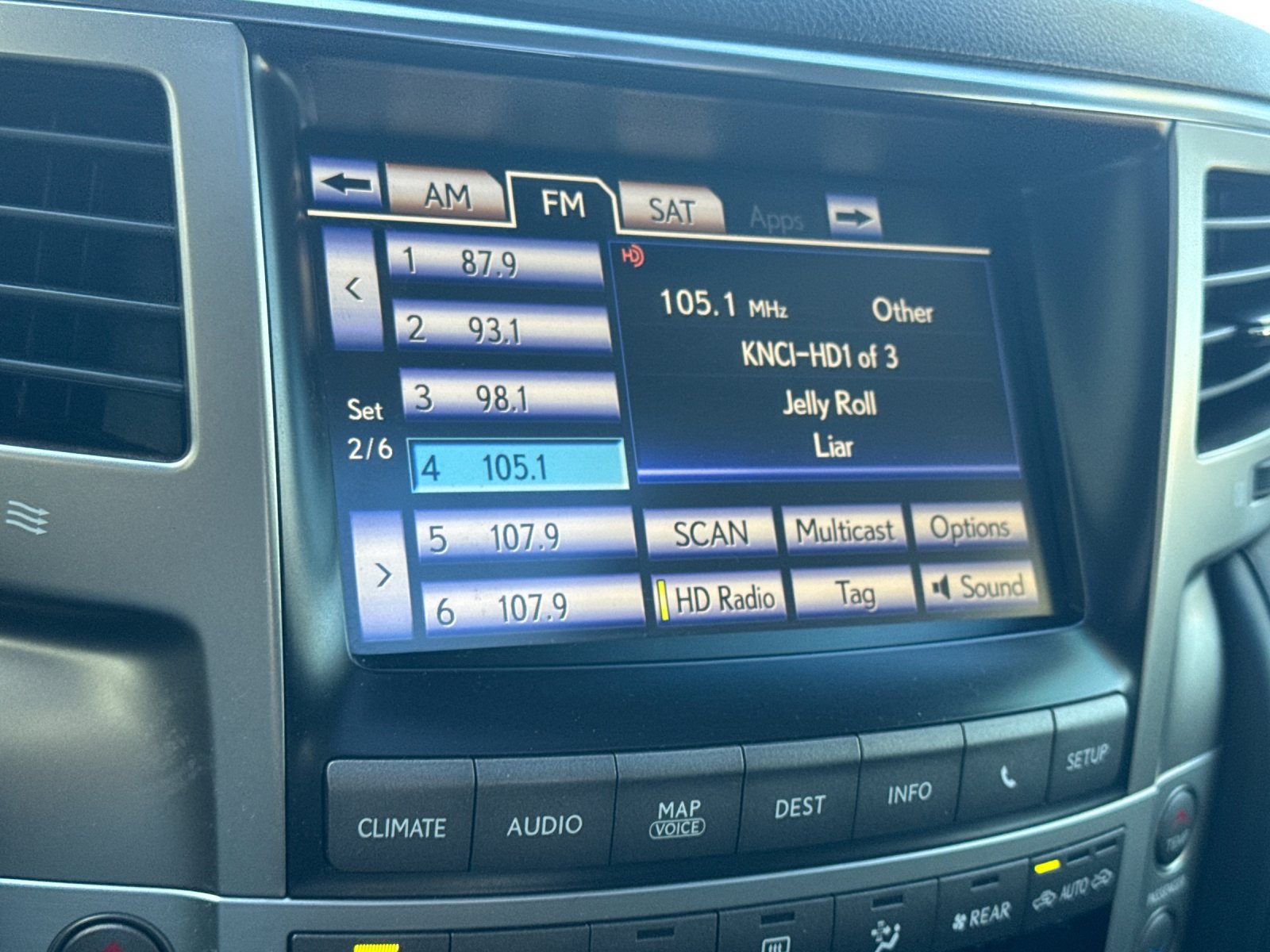 Used 2015 Lexus LX 570 4WD image 18