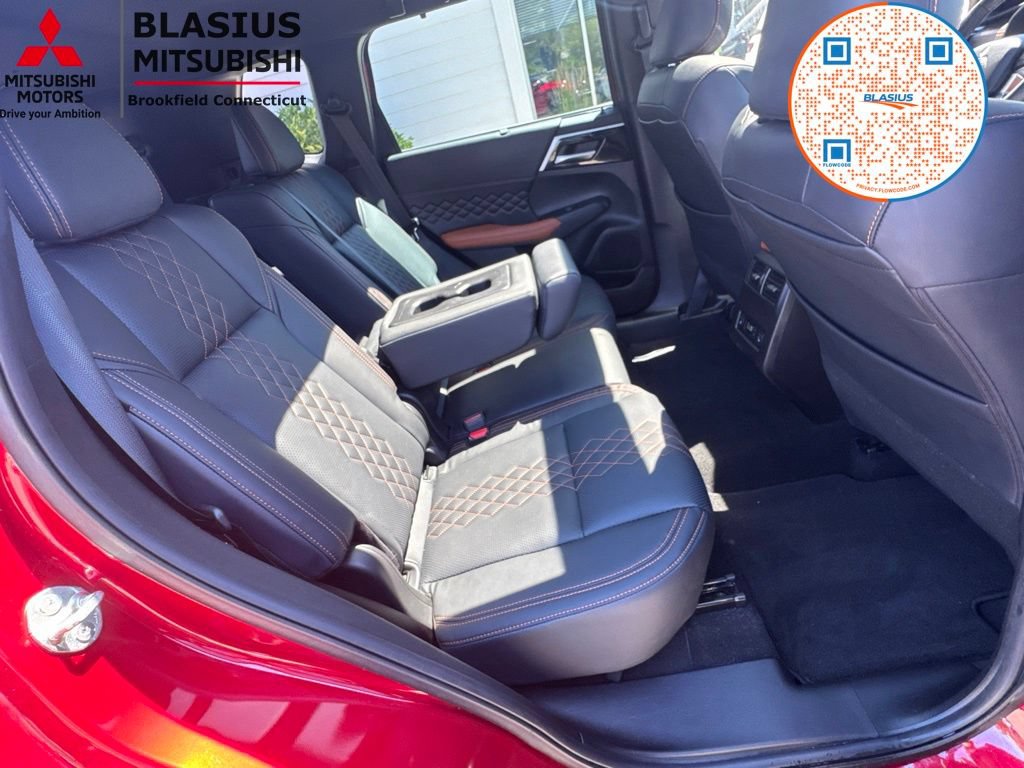Used 2023 Mitsubishi Outlander SEL AWD/4WD image 42