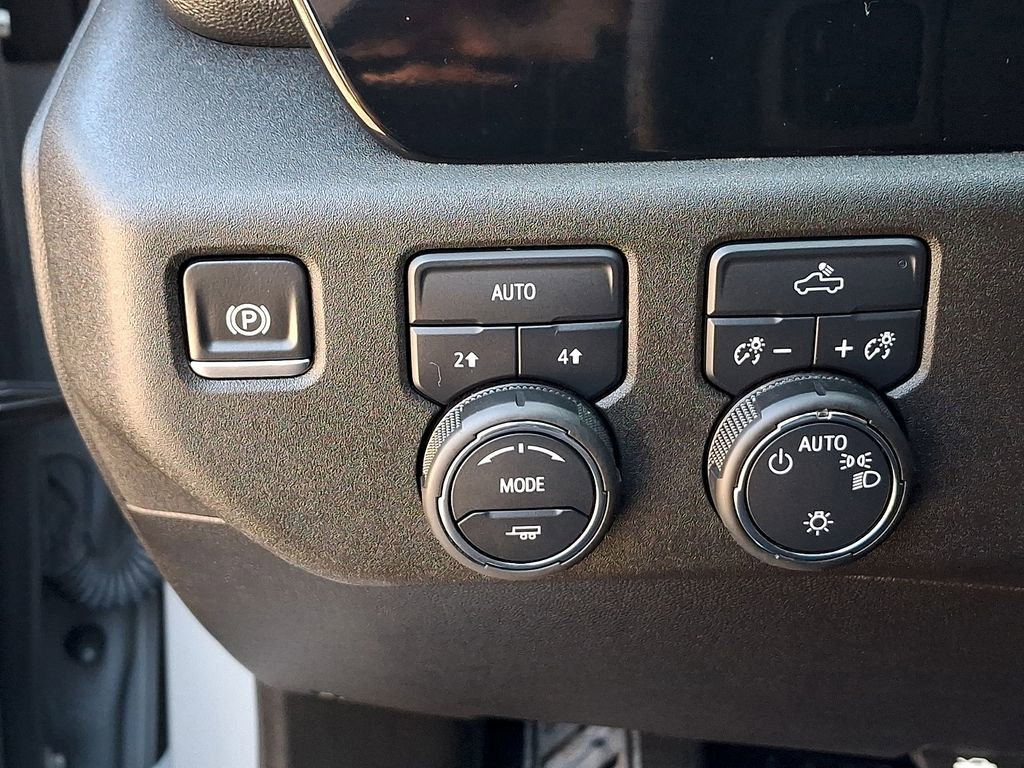 Used 2024 Chevrolet Silverado 1500 LT image 25