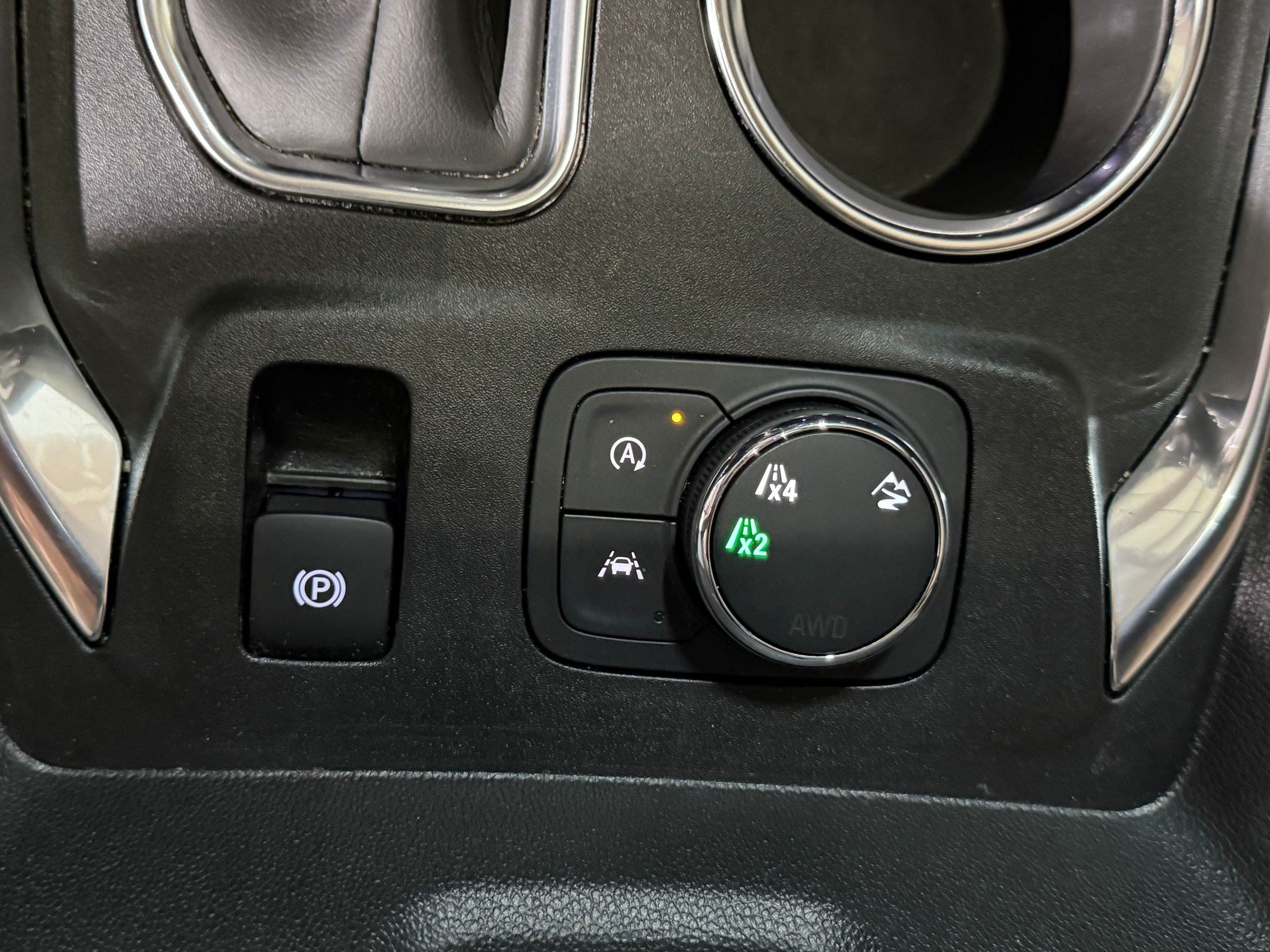 Used 2023 Chevrolet Traverse LS w/ Safety Package AWD/4WD image 19