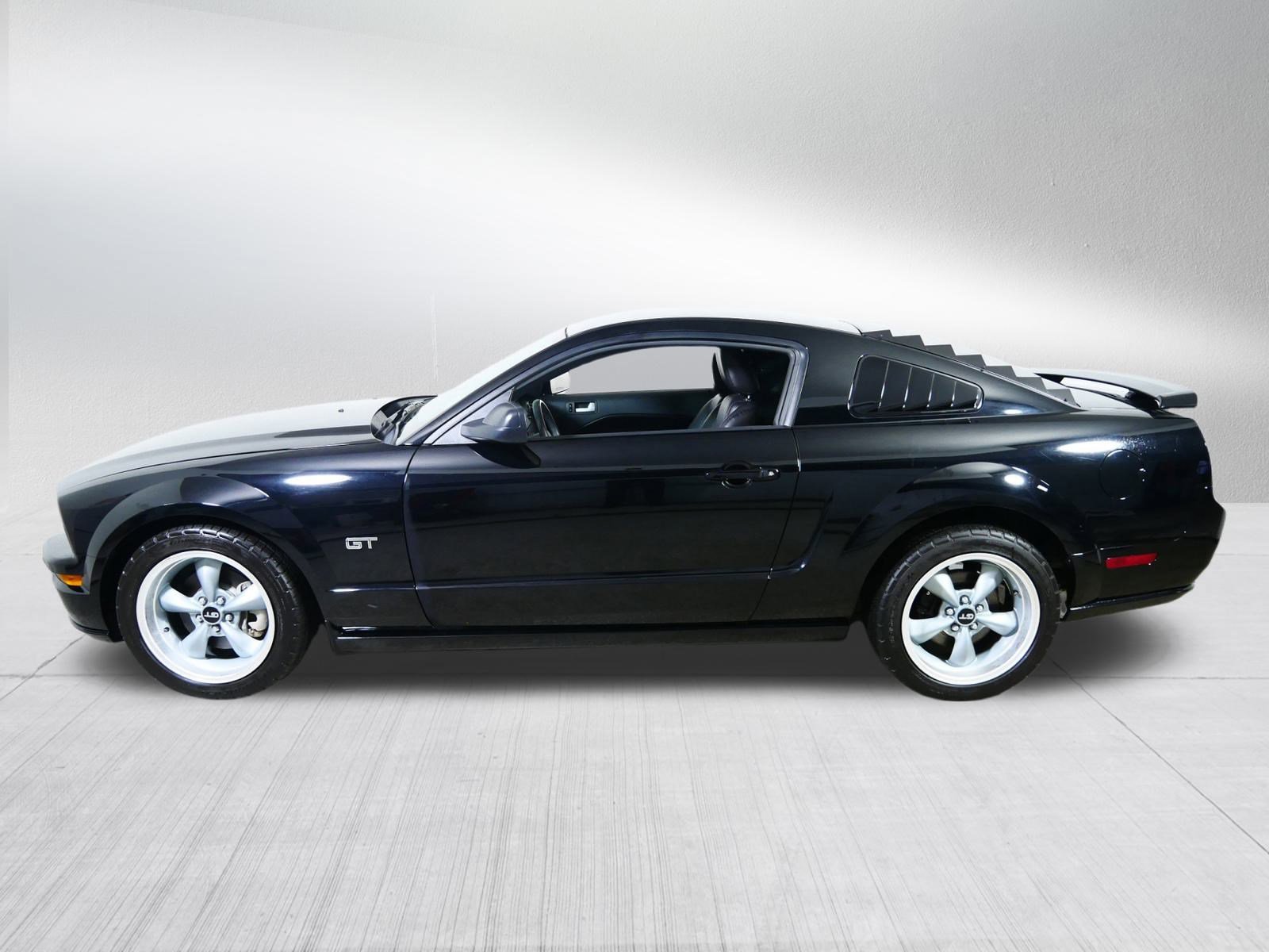 Used 2005 Ford Mustang GT image 4