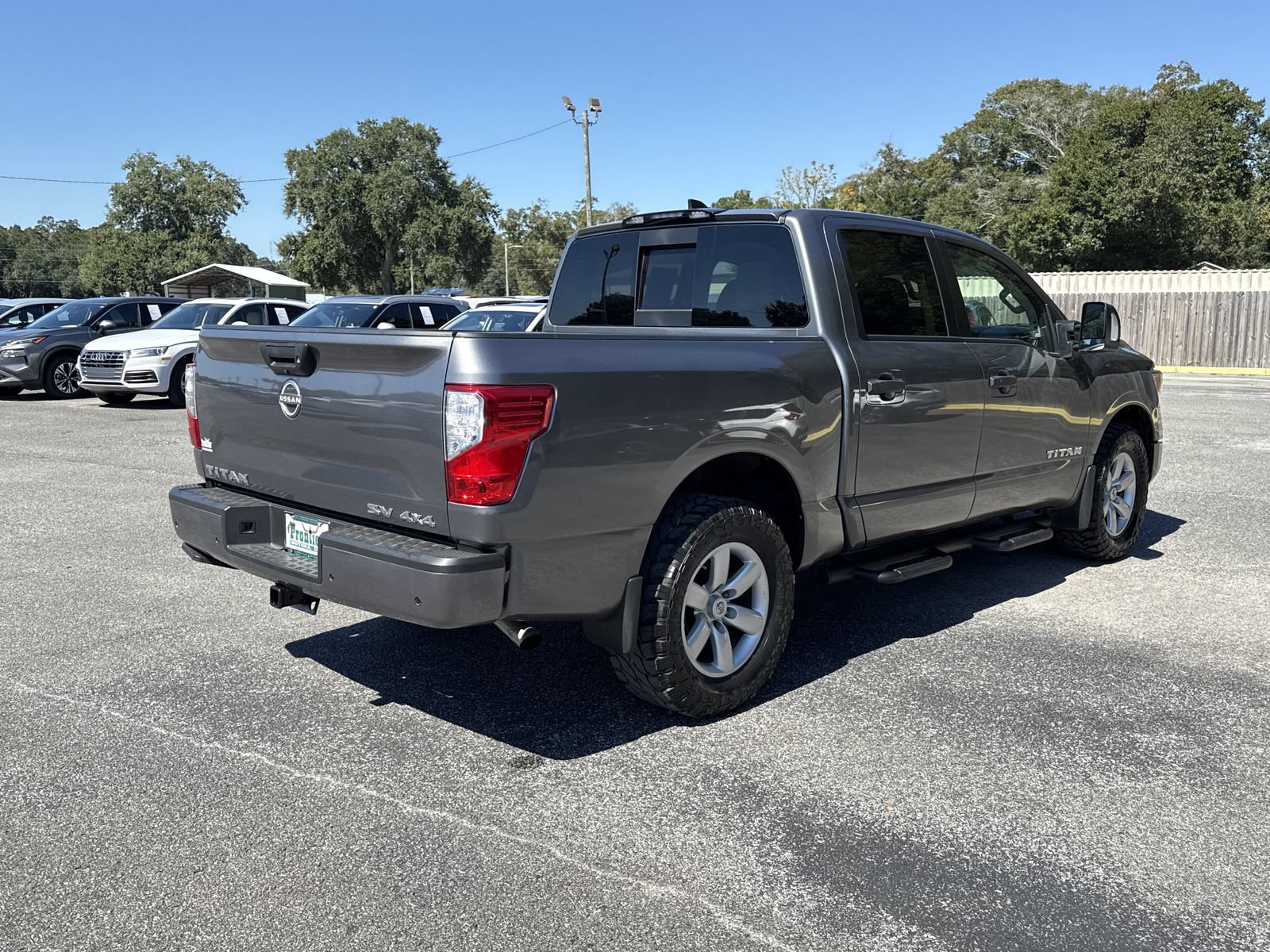 Used 2024 Nissan Titan SV w/ SV Convenience Package AWD/4WD image 5