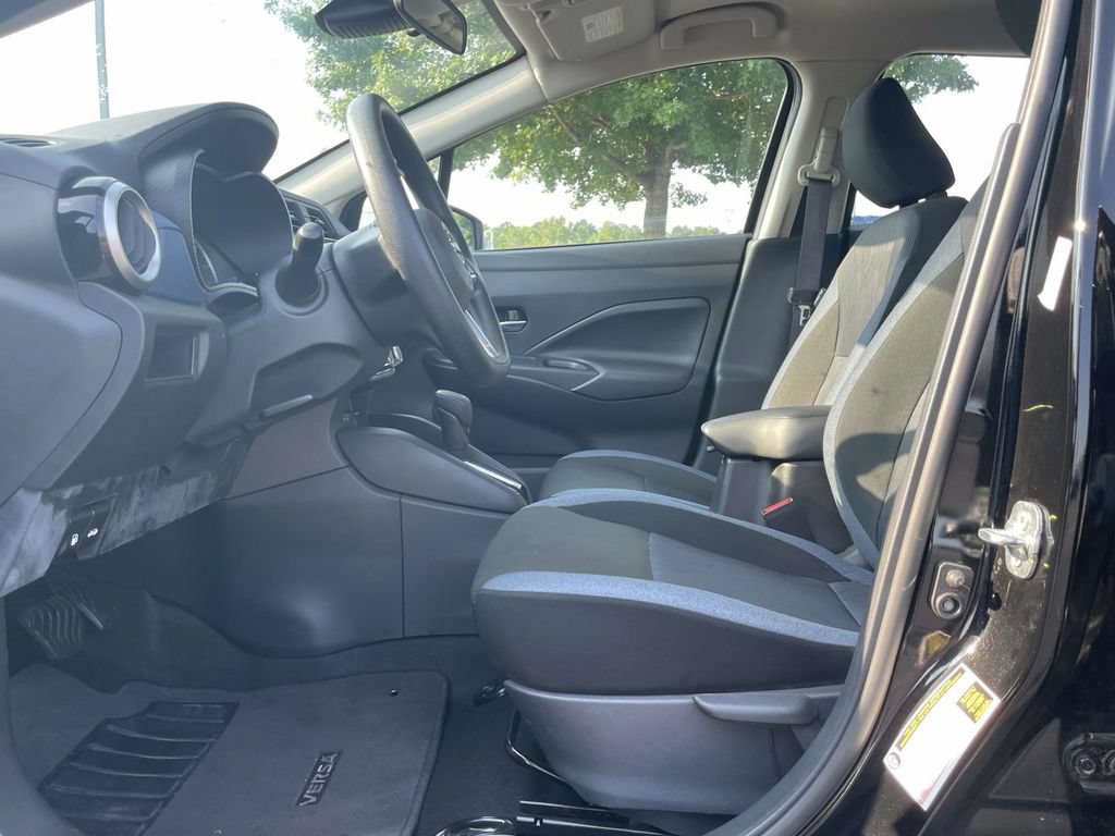 Used 2025 Nissan Versa SV FWD image 15