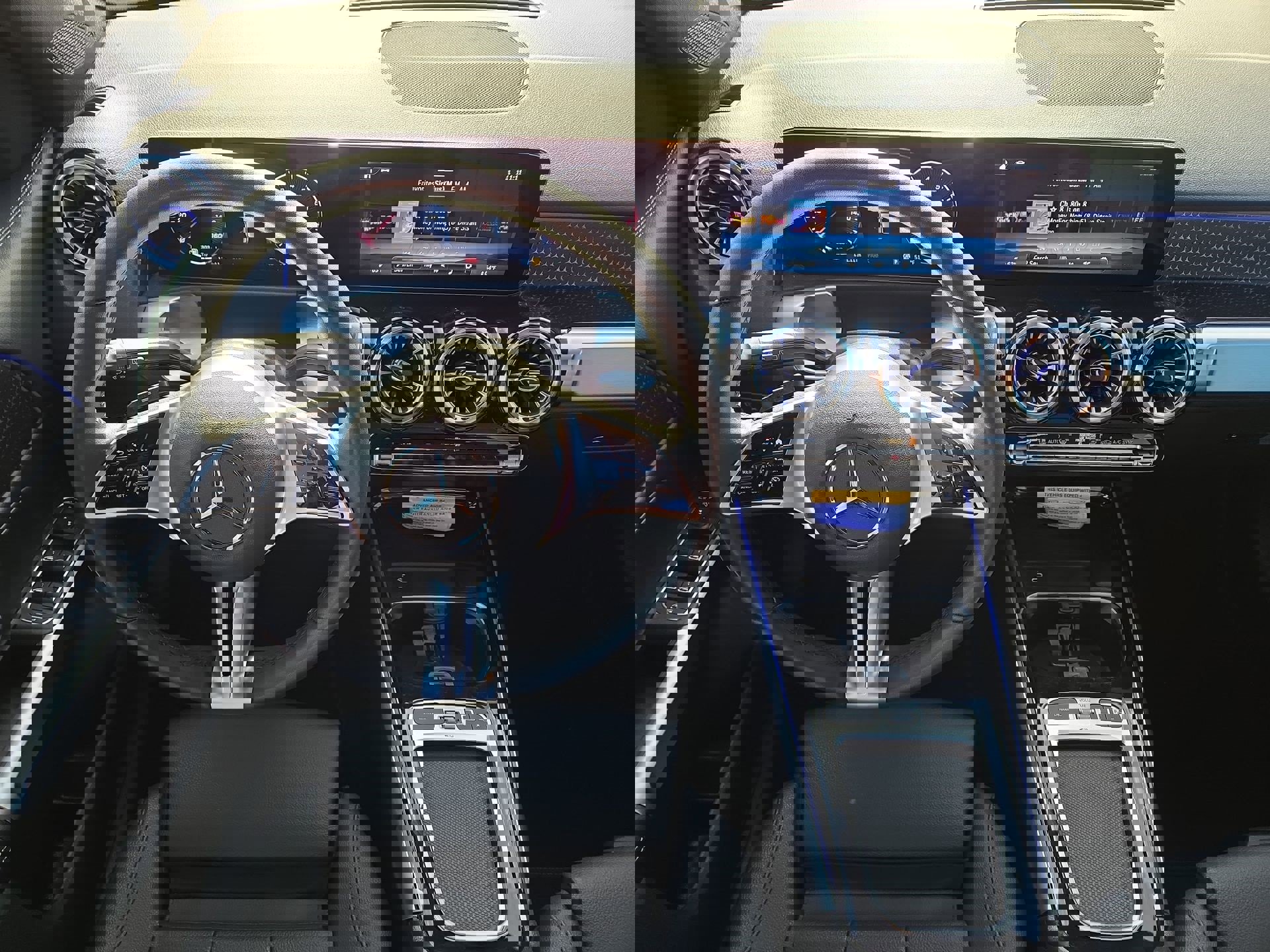 New 2025 Mercedes-Benz GLB 250 image 14