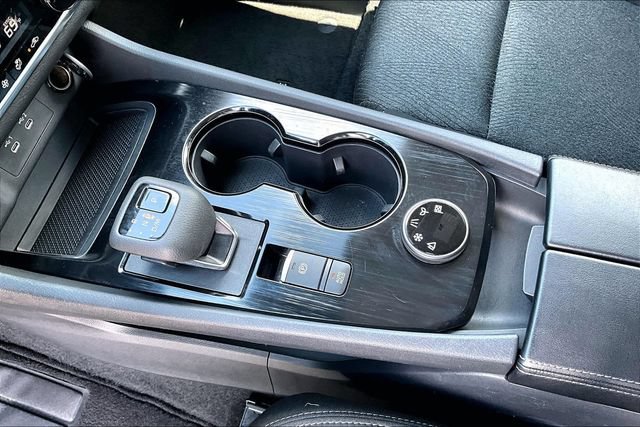 Used 2025 Nissan Rogue SV AWD/4WD image 17