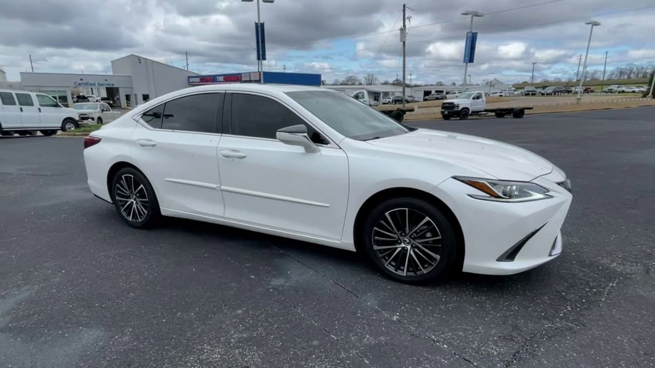 Used 2022 Lexus ES 350 w/ Premium Package FWD image 2