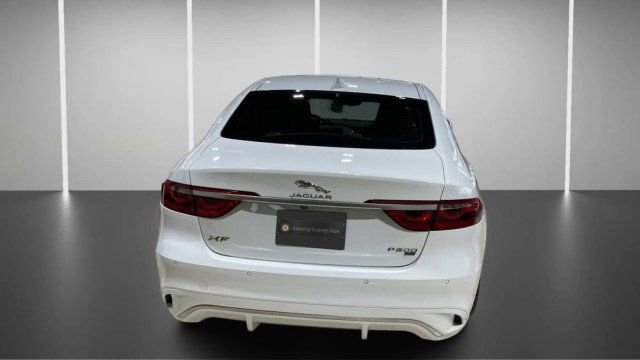 Used 2022 Jaguar XF R-Dynamic SE image 6