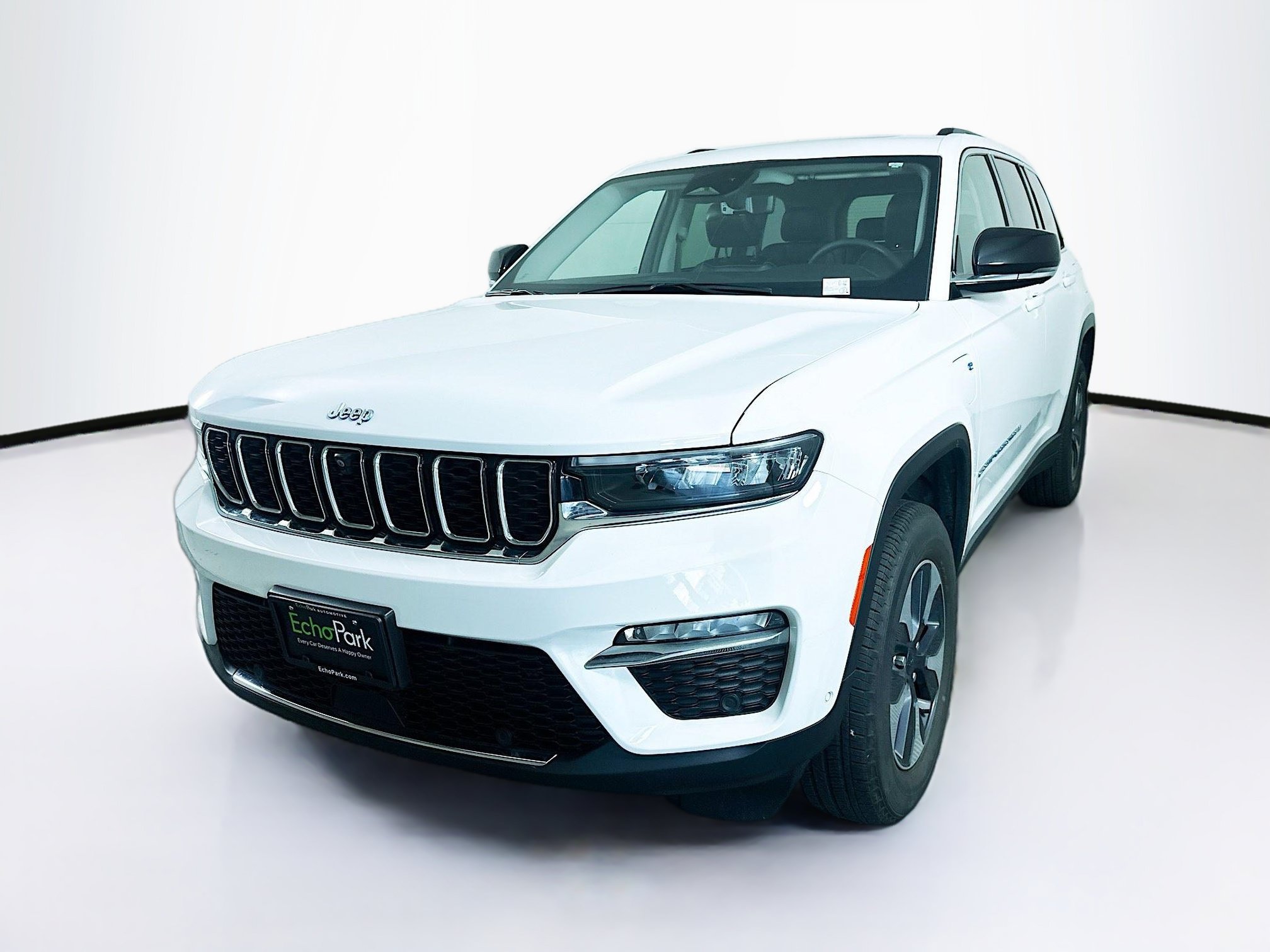 Used 2022 Jeep Grand Cherokee Limited 4xe w/ Luxury Tech Group II AWD/4WD image 3