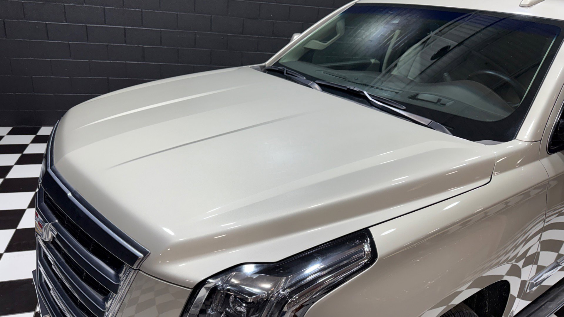 Used 2015 Cadillac Escalade Luxury image 25