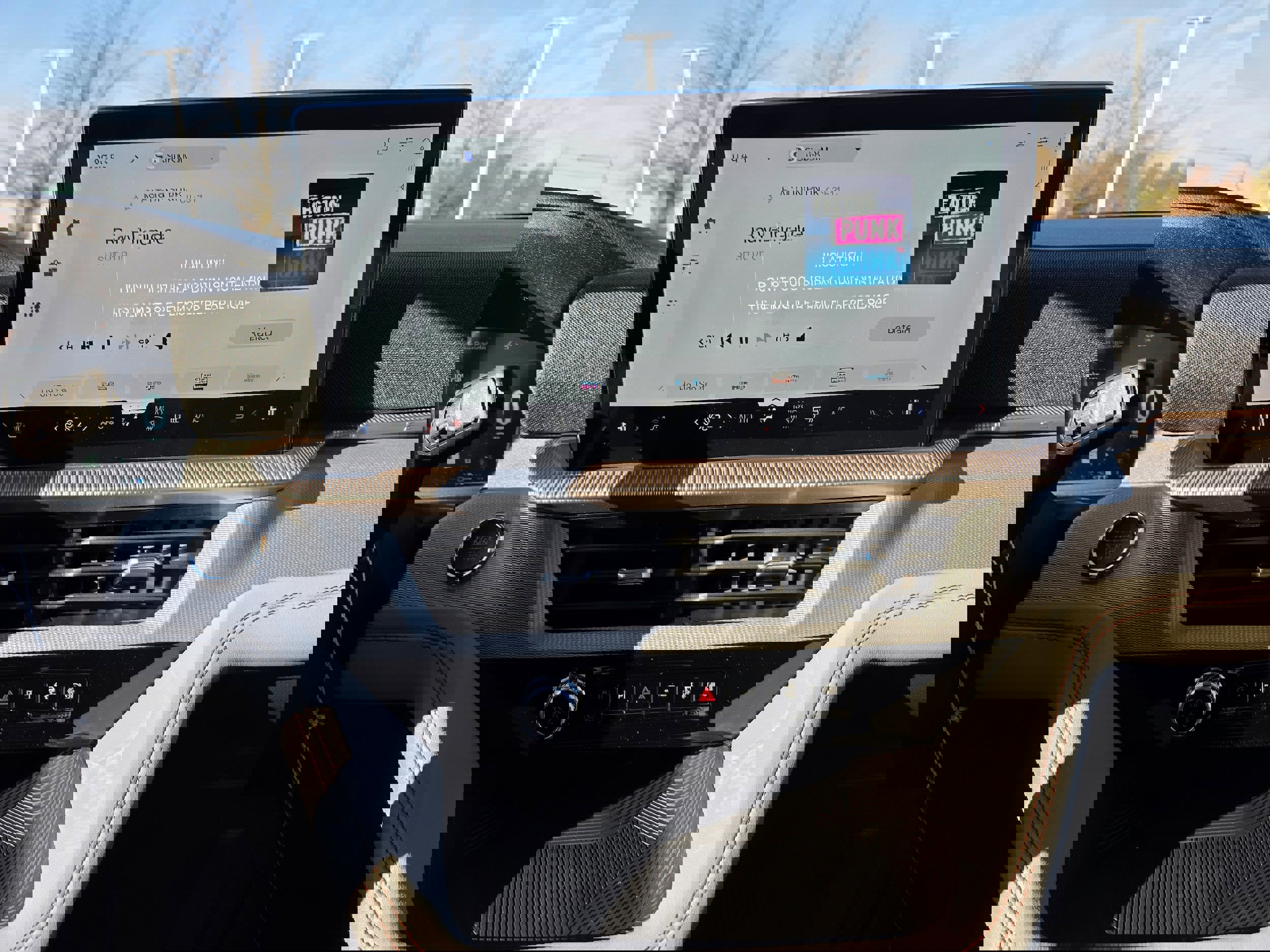 New 2026 Ford Explorer Active w/ Active Comfort Package image 13