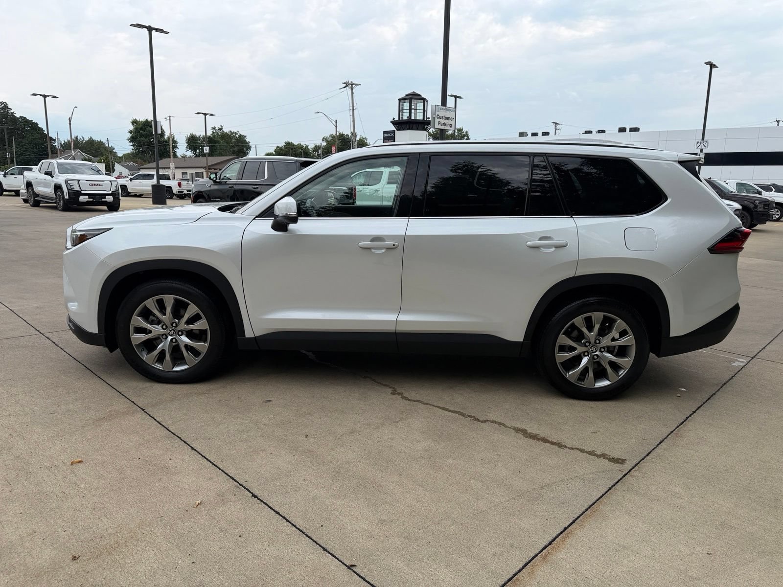 Used 2024 Toyota Grand Highlander AWD Hybrid image 8