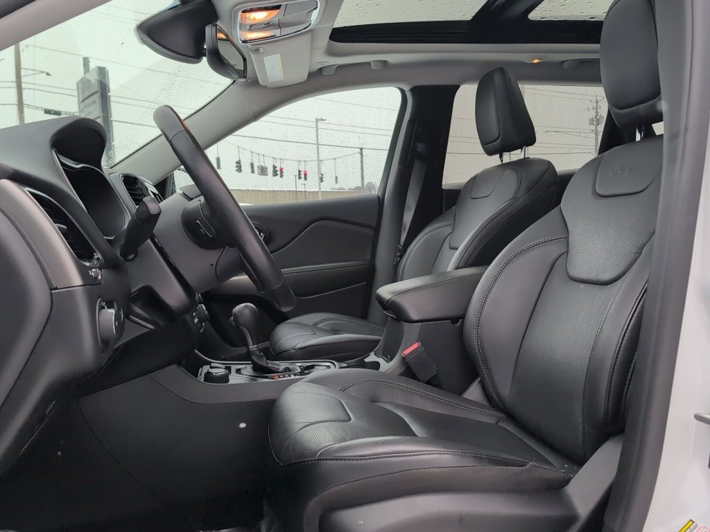 Used 2021 Jeep Cherokee Limited image 23