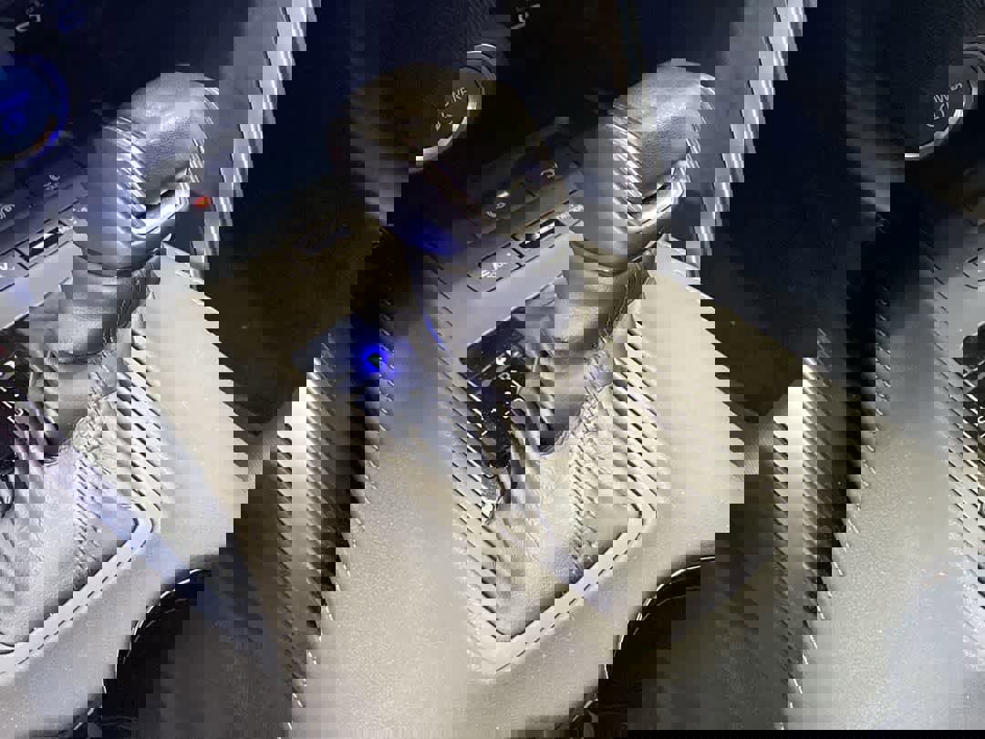 Used 2023 Toyota Venza LE image 19