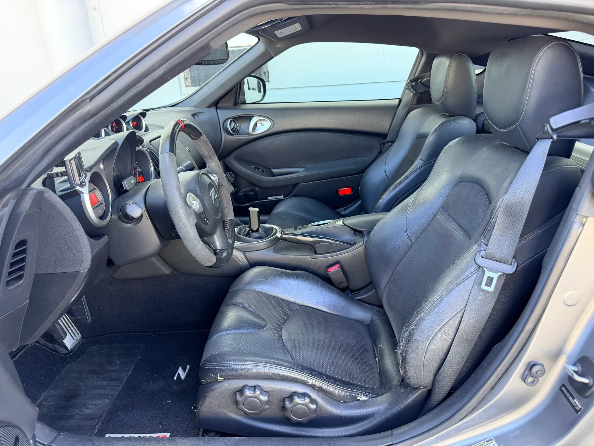 Used 2011 Nissan 370Z Touring w/ Sport Pkg RWD image 10