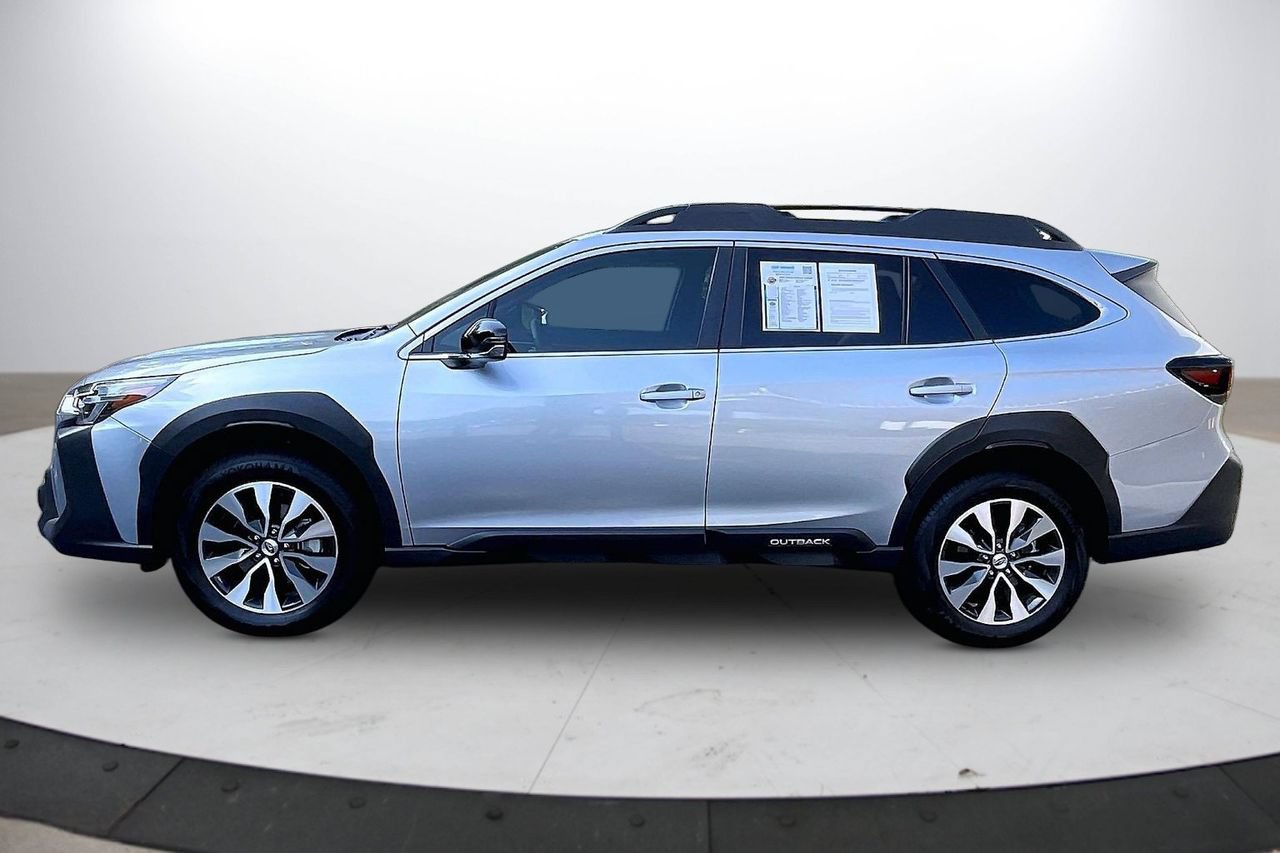 Used 2025 Subaru Outback Limited AWD/4WD image 5