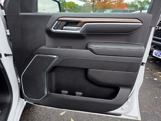 Used 2023 Chevrolet Silverado 1500 LT AWD/4WD image 9
