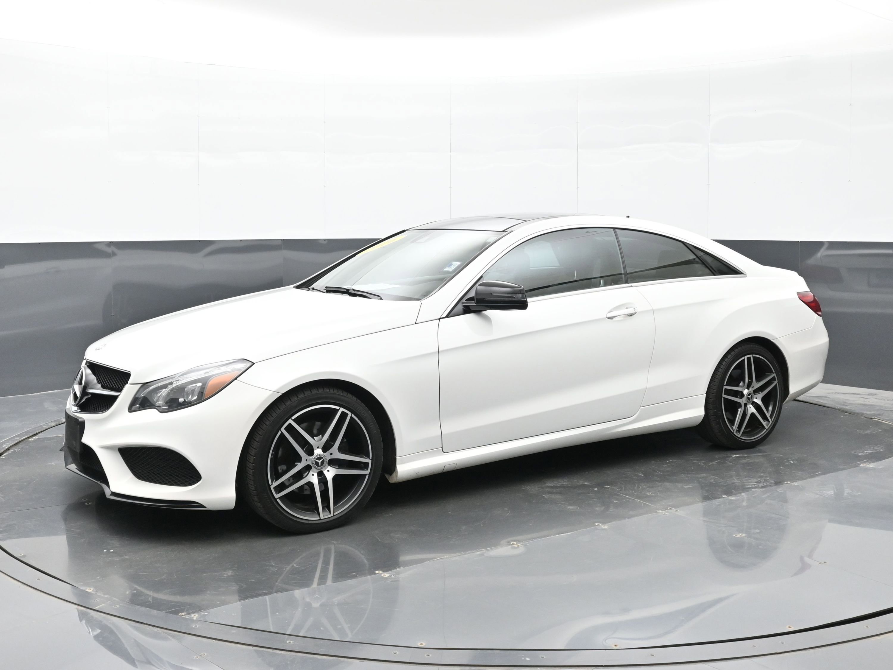 Used 2016 Mercedes-Benz E 400 4MATIC Coupe image 8