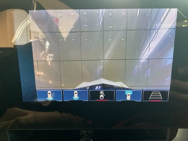 Used 2025 Chevrolet Corvette Z06 w/ Battery Protection Package image 20