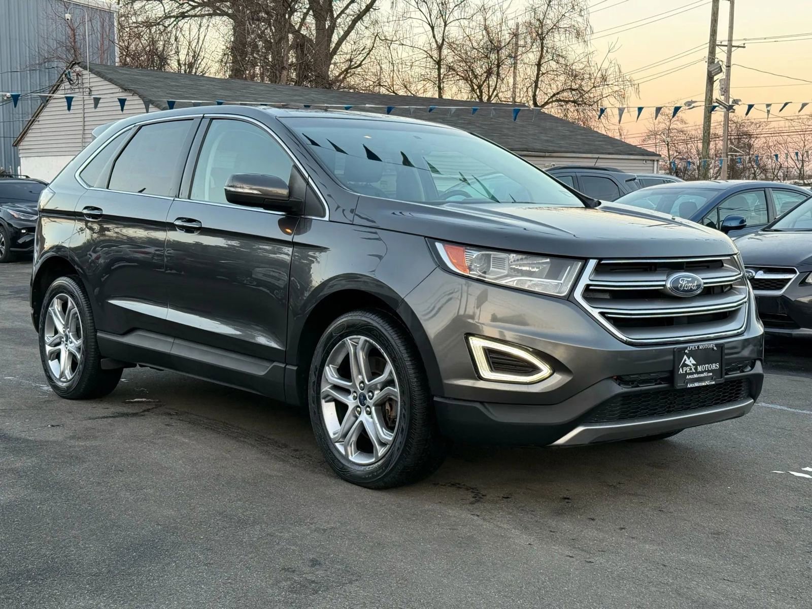 Used 2015 Ford Edge Titanium image 3