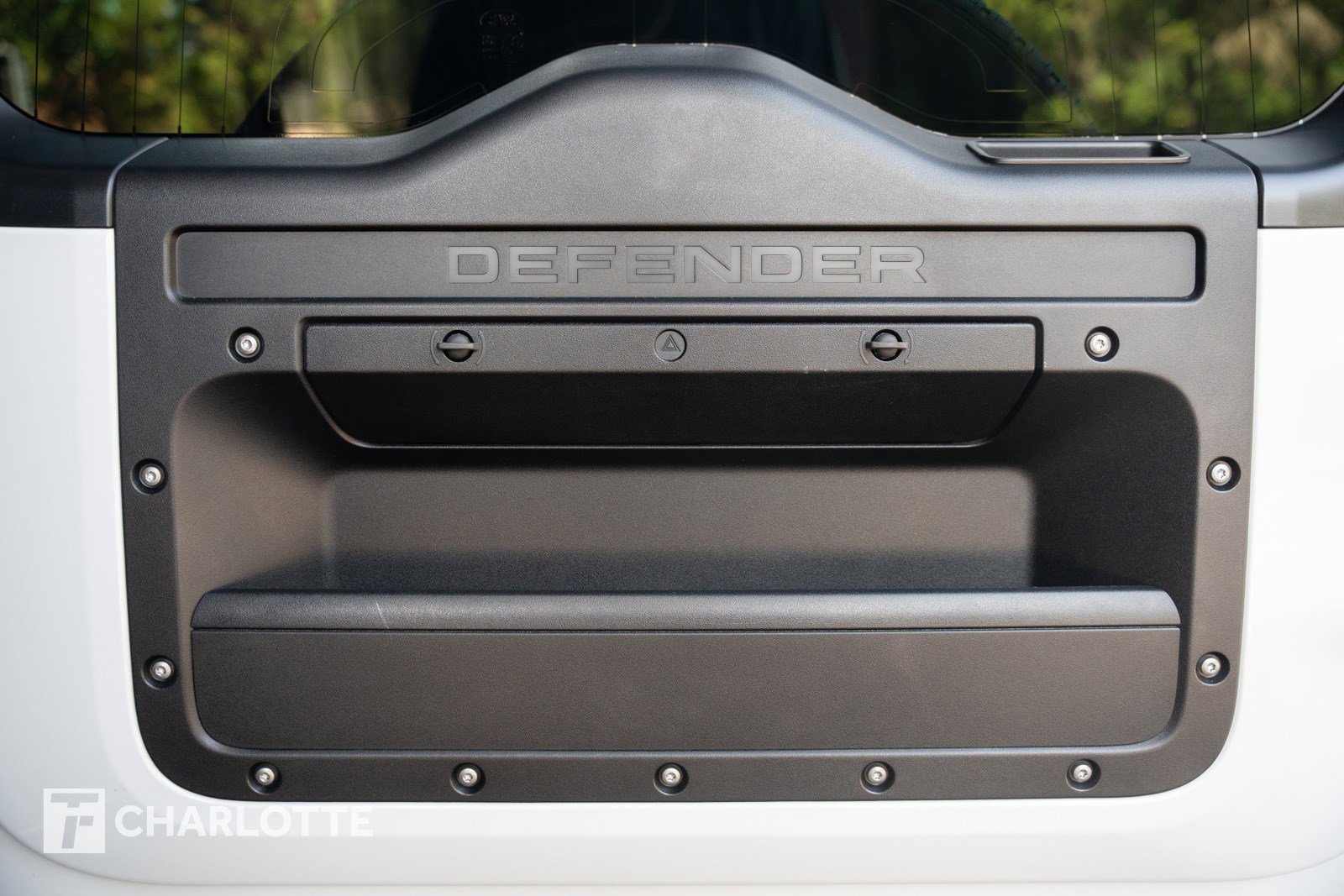 Used 2023 Land Rover Defender 110 V8 image 37