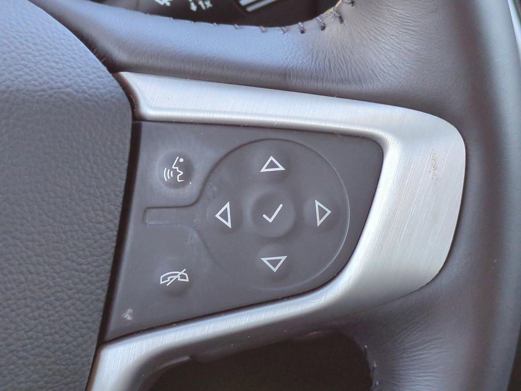 Used 2022 GMC Terrain SLT image 32