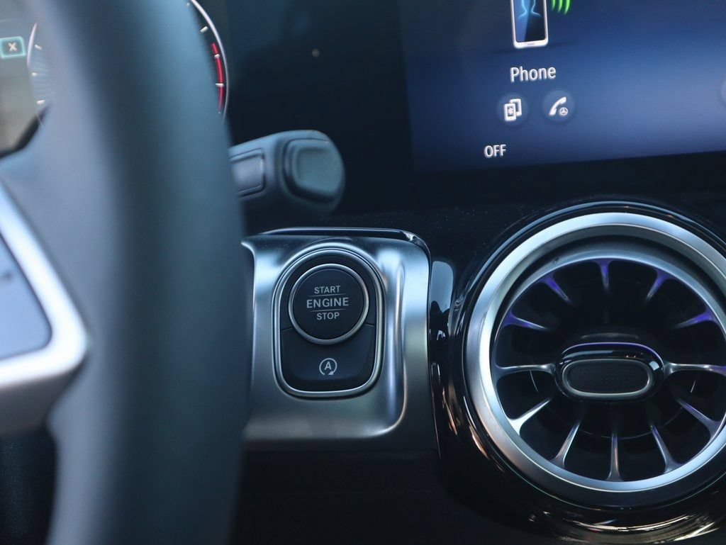 New 2026 Mercedes-Benz GLB 250 4MATIC image 47