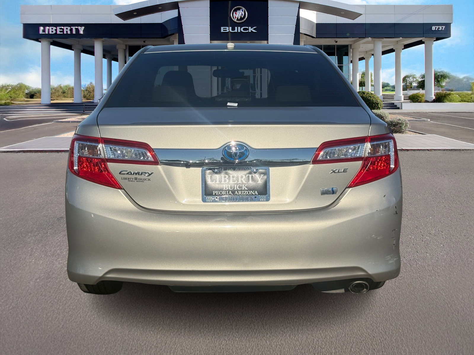 Used 2013 Toyota Camry XLE w/ Convenience Pkg image 5